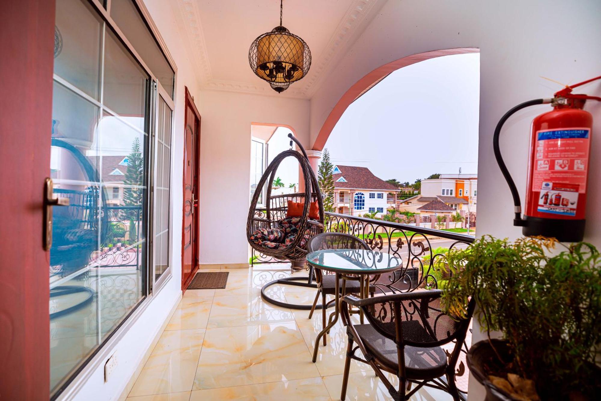 Ibranad Apartments Accra Extérieur photo